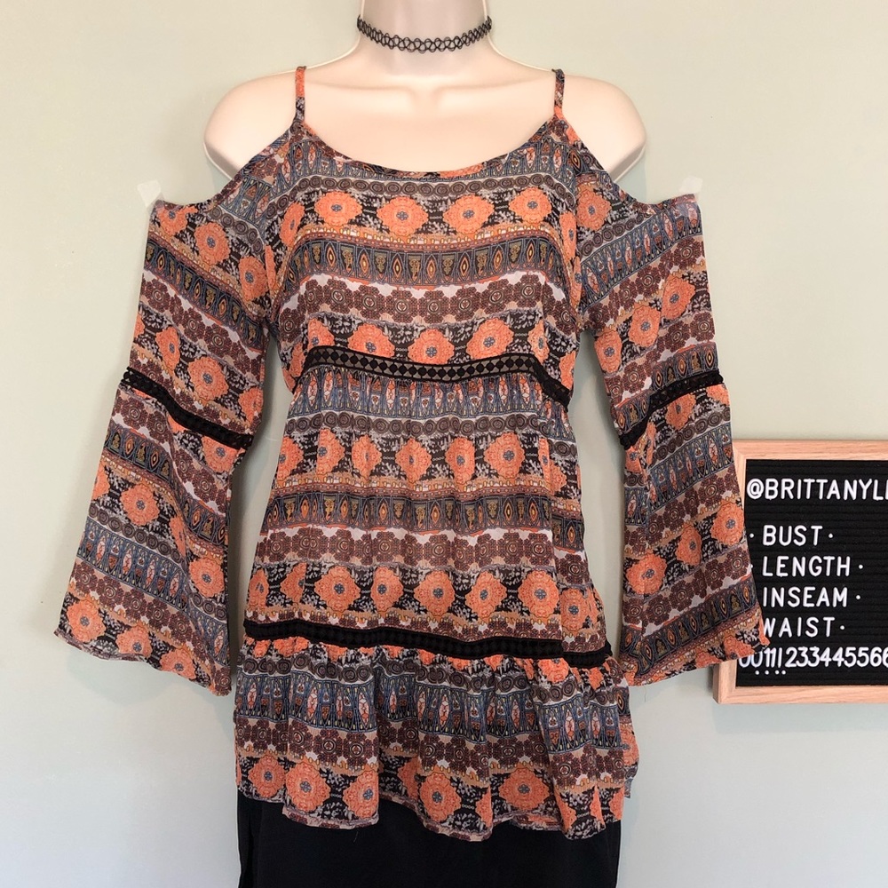 Paper Crane Anthro Paisley Lace Cold Shoulder Top - Picture 1 of 6